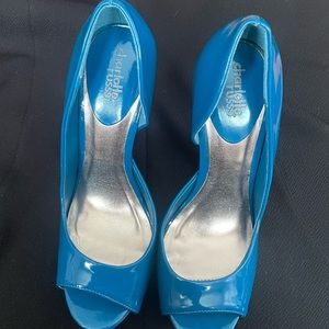 Charlotte Russe Turquoise Patent Leather Platform Stiletto Pumps Size 8M